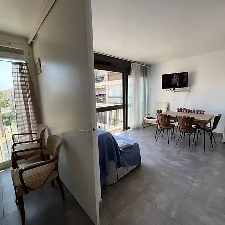 Apartment Renove T3, 6 Couchages, Proche Et Commerces, Parking Securise, Animaux Acceptes - Fr-1-106-56